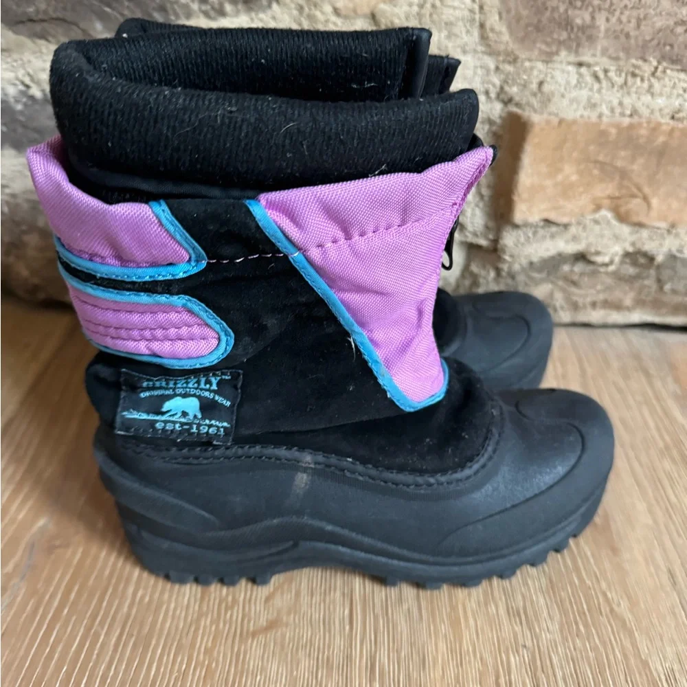 Kids waterproof snow boots size 2 price firm!